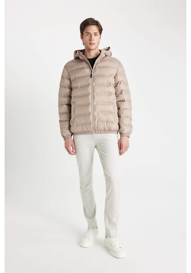 DeFacto Su İtici Şişme Mont Slim Fit Dar Kesim Kapüşonlu Fermuarlı Cepli D1185AX24WNBG106 DeFacto Su İtici Şişme Mont Slim Fit Dar Kesim Kapüşonlu Fermuarlı Cepli D1185AX24WNBG106