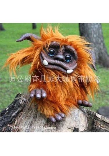 Tongxida Korkunç Kırmızı Uzun Tüylü Peri Heykeli - Ev Dekorasyonu İçin Unutulmaz Figür