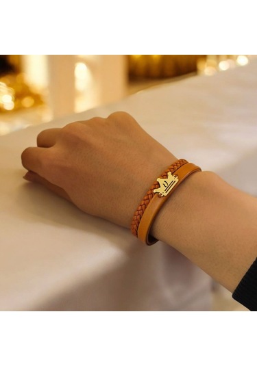 Archin V Harfine Özel 14 Ayar Altın Plakalı Kahverengi Derili Taç Motifli Hediye Bileklik-467harf V