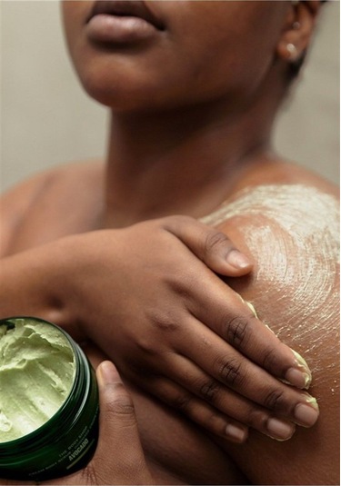 The Body Shop Avocado Vücut Peelingi 250 Ml