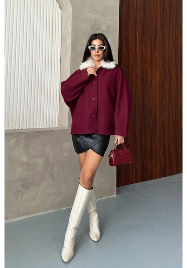 Kadın Bej Kürk Yakalı Kısa Ceket Kaşe Kumaş Oversize Geniş Kol Düğmeli Kışlık Bordo