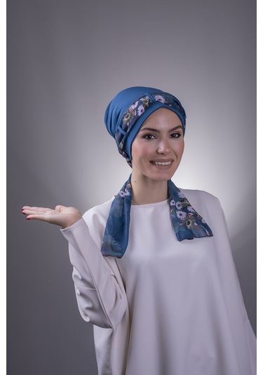 P. Mavisi Pratik Hazır Geçmeli Tesettür Bone Sandy Kumaş Desenli Şifon Kemerli 1205d 17 Petrol Mavisi