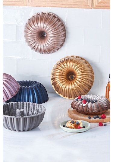 Karaca  Cake Pro Dilimli Pembe Döküm Kek Kalıbı