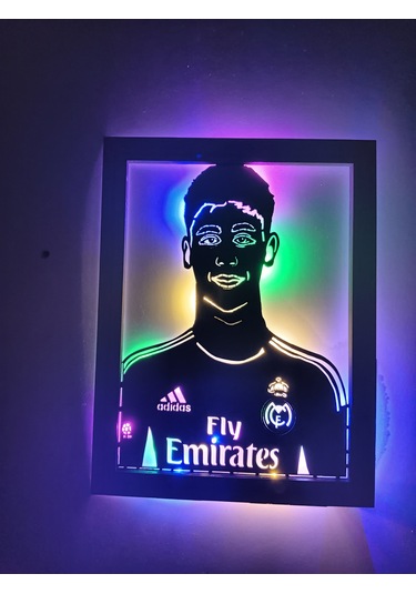 Real Madrid Arda Güler Temalı Led Aydınlatmalı Duvar Çerçevesi