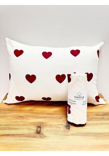 Üntaş Kalpli Tek Kişilik Lastikli Çarşaf ve 1 Adet Yastık Kılıfı Beyaz - Bordo