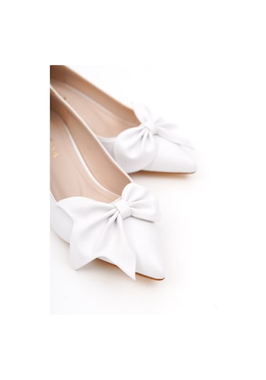 Camila Beyaz Fiyonklu 4cm Sivri Burun Topuklu Ayakkabı Beyaz