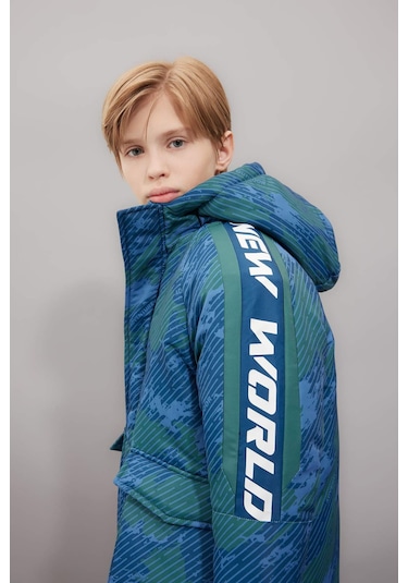 DeFacto Erkek Çocuk Su İtici Kapüşonlu Fermuarlı Çıtçıt Kapamalı Cepli Mont Parka C5521A824WNIN103