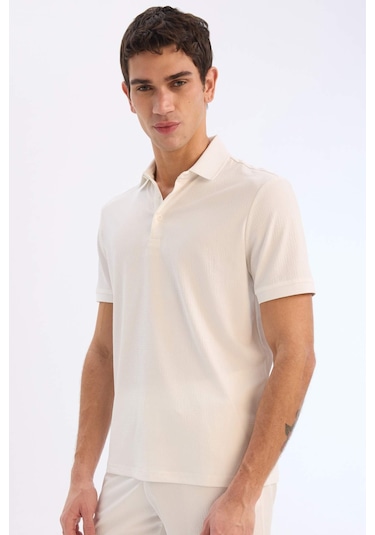 DeFacto Slim Fit Dar Kesim Polo Yaka Dokulu Kısa Kollu Krinkıl Beyaz Tişört E1222AX25SMWT32