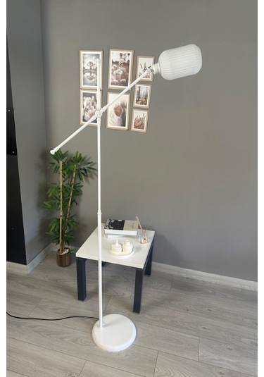 Wingmn Beyaz Cam Lambader Makas Gövde Modern Metal Oturma Odası Zemin Lambası Beyaz