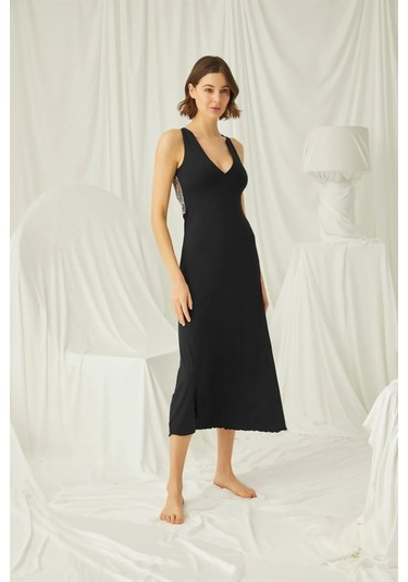 Monamise 19192 Kadın Kalın Asklılı Yakası Ve Sırtı Dekolteli Brode Dantelli Yırtmaçlı Gecelik-siyah Siyah