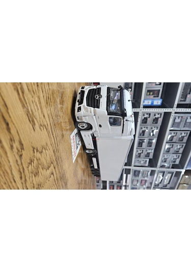 1/24 Mercedes-benz Actros L 1853 + Soğutuculu Frigo Dorseli - Beyaz Renk Solido