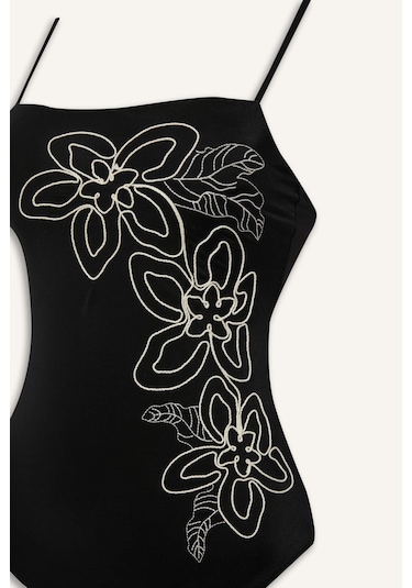 Defacto Regular Fit Nakışlı Askılı Mayo-fall İn Love E2572ax25smbk81 Siyah Defacto Regular Fit Nakışlı Askılı Mayo-fall İn Love E2572ax25smbk81 Siyah