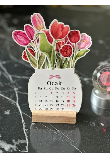 2026 Ahşap Ayaklı Çiçekli Mini Özel Tasarım, Masaüstü Takvim, Lale Çiçek Buketi - Yeni Yıl 2026