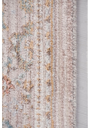 Retrova Halı Koleksiyonu Vintage Eskitme Desenli, 6 Mm İnce Form, Tozumaz Ve Kolay Temizlik Karışık