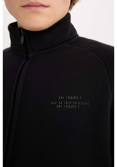 DeFacto Boxy Fit Dik Yaka Baskılı İçi Yumuşak Tüylü Hırka E1367AX25SPBK81