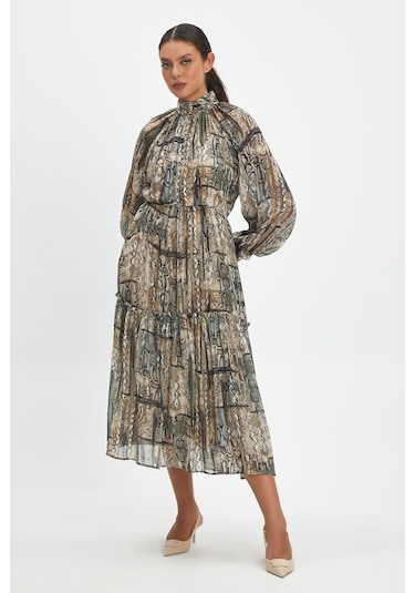 Kadın Uzun Elbise - Yılan Derisi Desenli, Balıkçı Yaka Ve Taşlı Düğme Detaylı, Şık Ve Modern Tasarım - Günlük Ve Özel Kullanım İçin Elbise Yeşil