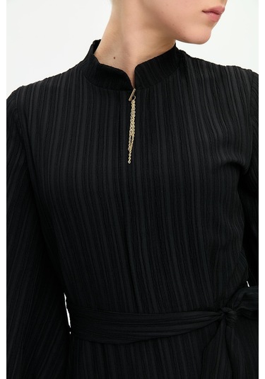 Kolye Detaylı Kloş Elbise Siyah Siyah