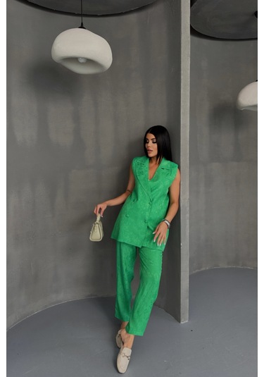Leyla Sanat Sanata Yeni Bir Bakış Açısı Jakar Kumaş Yelek - Pantolon Takım - Yeşil Yeşil