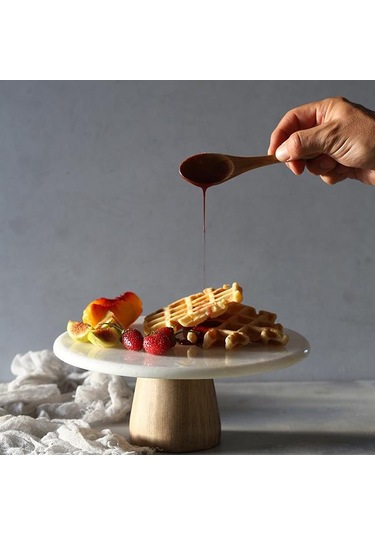 Akayev Mermer 25 CM Konik Ahşap Ayaklı Beyaz Yuvarlak Sunum Tabağ