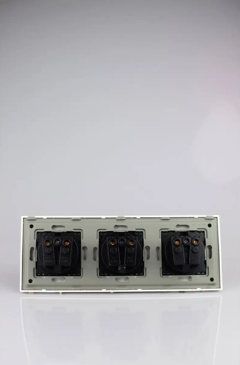 Vo'stabl Topraklamalı Üçlü Beyaz Priz. 145898790 103