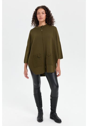 Kadın Dik Yaka Cebi Gül İşlemeli Fermuarlı Kısa Panço Haki Haki