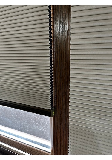 Honeycomb Bal Peteği %100 Karartma Ve Isı Yalıtımlı Plise Perde Blackout Kahverengi Kahverengi