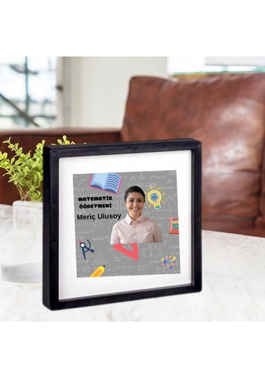 Matematik Öğretmelerine Özel Resimli Yapışkanlı Sök Tak Paspartulu Pola Çerçeve 1 Adet