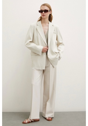 Never More Cep Kapaklı Kesik Detaylı Blazer Ceket Bej Bej