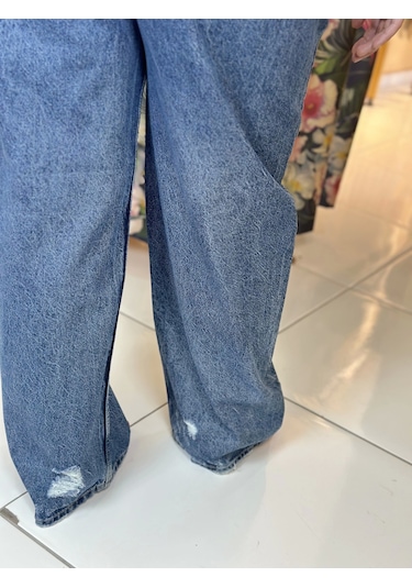 Quzu Paçası Yırtık Denim Pantolon Mavi Mavi