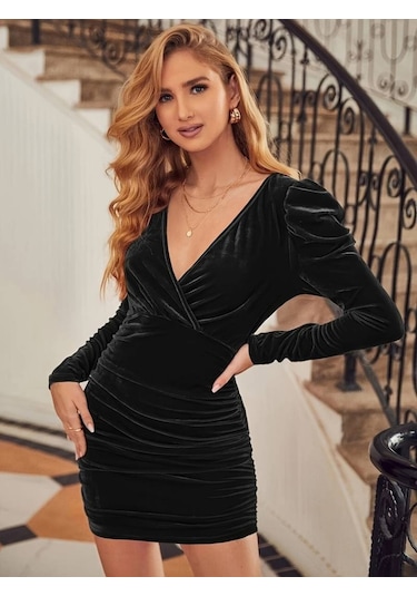 Stilaura Kadın Uzun Kollu Kruvaze Yaka Yanlardan Büzgülü Kadife Elbise Siyah