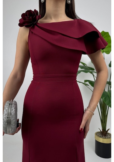 Delvira Drapeli Tek Omuz Çiçek Detaylı Uzun Bordo Abiye Elbise Bordo