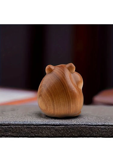 Büyüleyici Şimşir Oyulmuş Hamster Heykeli