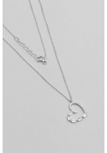 So Chic Kalp Figürlü Baget Taşlı 18 Ayar Beyaz Altın Kaplama 45 CM Gümüş Kolye