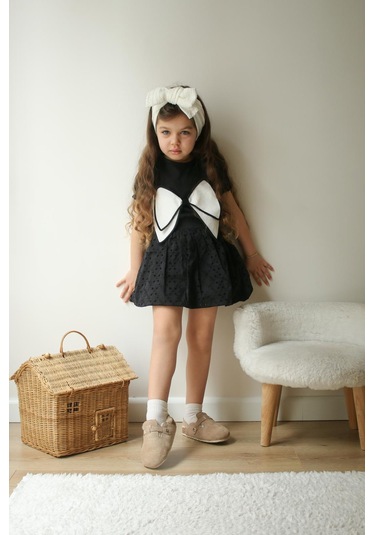 Kız Çocuk Detaylı Mini Balon Etek Fiyonk Aplike Tshirt Altüst Takım 2 Parça Siyah Beyaz Siyah - Beyaz Kız Çocuk Detaylı Mini Balon Etek Fiyonk Aplike Tshirt Altüst Takım 2 Parça Siyah Beyaz Siyah - Beyaz