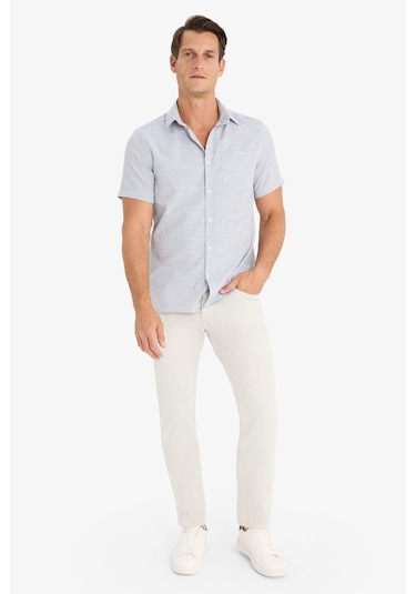 DeFacto Modern Fit Yazlık Polo Yaka Basic Düz Kısa Kollu Gömlek E5077AX25SMBK81 DeFacto Modern Fit Yazlık Polo Yaka Basic Düz Kısa Kollu Gömlek E5077AX25SMBK81