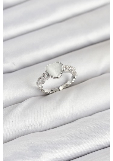 Pirinç Gümüş Renk Zirkon Taşlı Kalpli Kadın Yüzük Çok Renkli