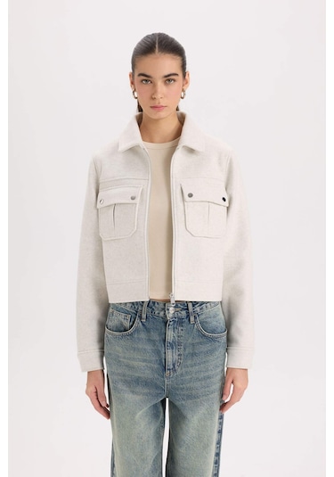 DeFacto Regular Fit Polo Yaka Cepli Fermuarlı Kısa Kaşe Kaban D5767AX25SPER238 Ekru DeFacto Regular Fit Polo Yaka Cepli Fermuarlı Kısa Kaşe Kaban D5767AX25SPER238 Ekru