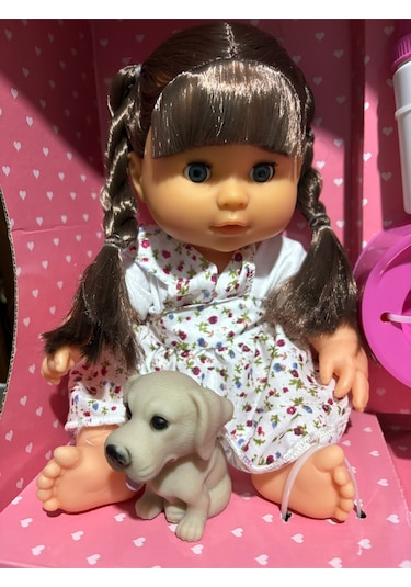 Saçları Örgülü Esmer Altını Islatan Masal Okuyan Melis Bebek