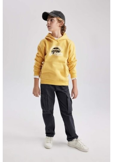 DeFacto Erkek Çocuk Baskılı Kanguru Cepli Kapüşonlu Sweatshirt B7821A8NSYL275 Sarı