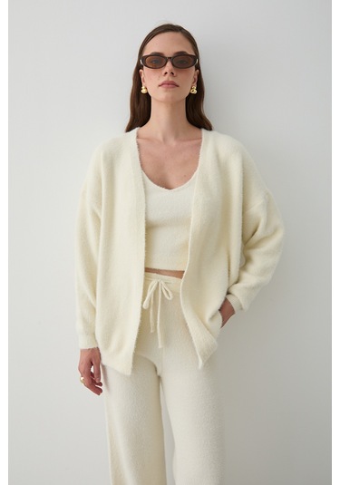 Ekru Yumoş Üçlü Takım Ekru