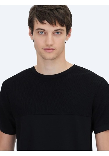 Siyah Bisiklet Yaka Desenli Triko Siyah