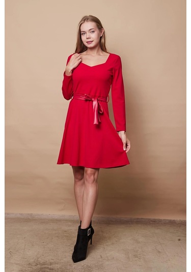 Kadın Likralı Krep Kumaş Kalp Yakalı Uzun Kol Eteği Kiloş Elbise-kırmızı Kırmızı