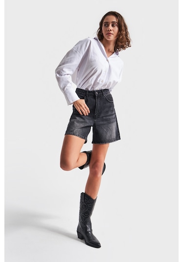 Itsbasic Kadın Koyu Füme Renk Diana Mom Fit Midi Boy Denim Şort