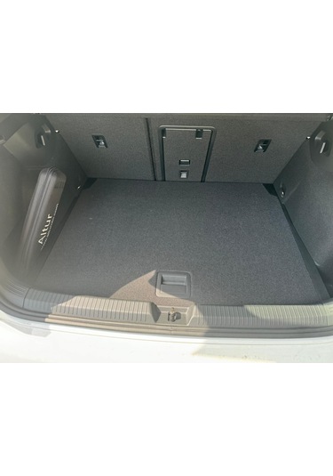 Golf 8 Bagaj Havuzu Üst