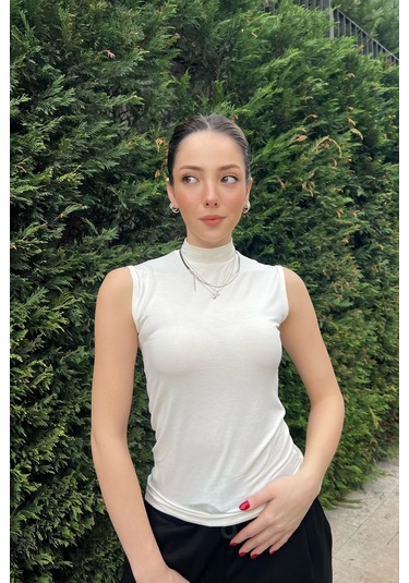 Beyaz Kolsuz Dik Yaka Body Beyaz