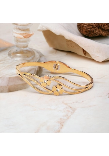 Yonca Temalı Kararmaz Anti Alerjik Gold Çelik Kelepçe Bileklik Şıklığınıza Şans Katın Altın