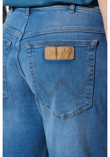 Wrangler Regular Fit Normal Kesim Normal Bel Açık Mavi Esnek Jean Kot Şort W11CAG42E Mavi