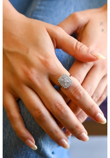 Semiz Altın Baget Taşlı Altın Yüzük S04100246