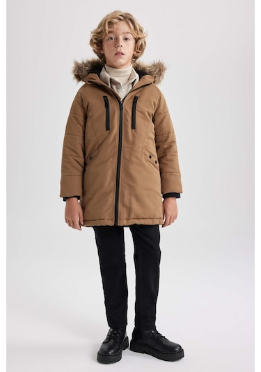 Defacto Erkek Çocuk Su İtici Çıkarılabilir Kürklü Kapüşonlu Pelüş Astar Kaban A2733A823CWBN315 Kahverengi