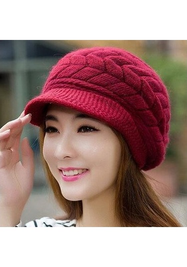 Kadın Ve Erkekler İçin Kış Mevsimine Özel Yünlü Ve Sıcak Tutan Şapka Modeli Kırmızı